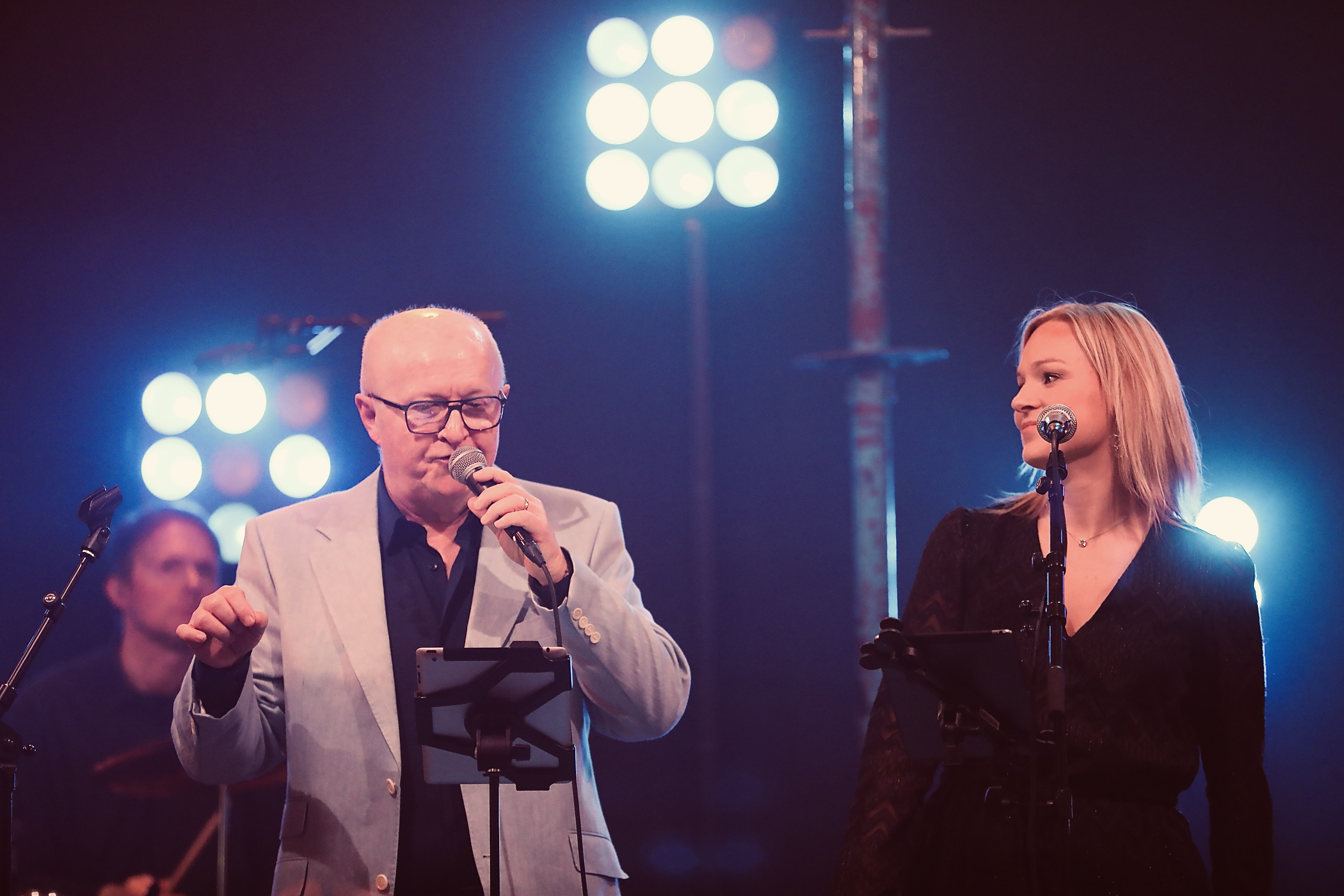 The Cast live foto 6