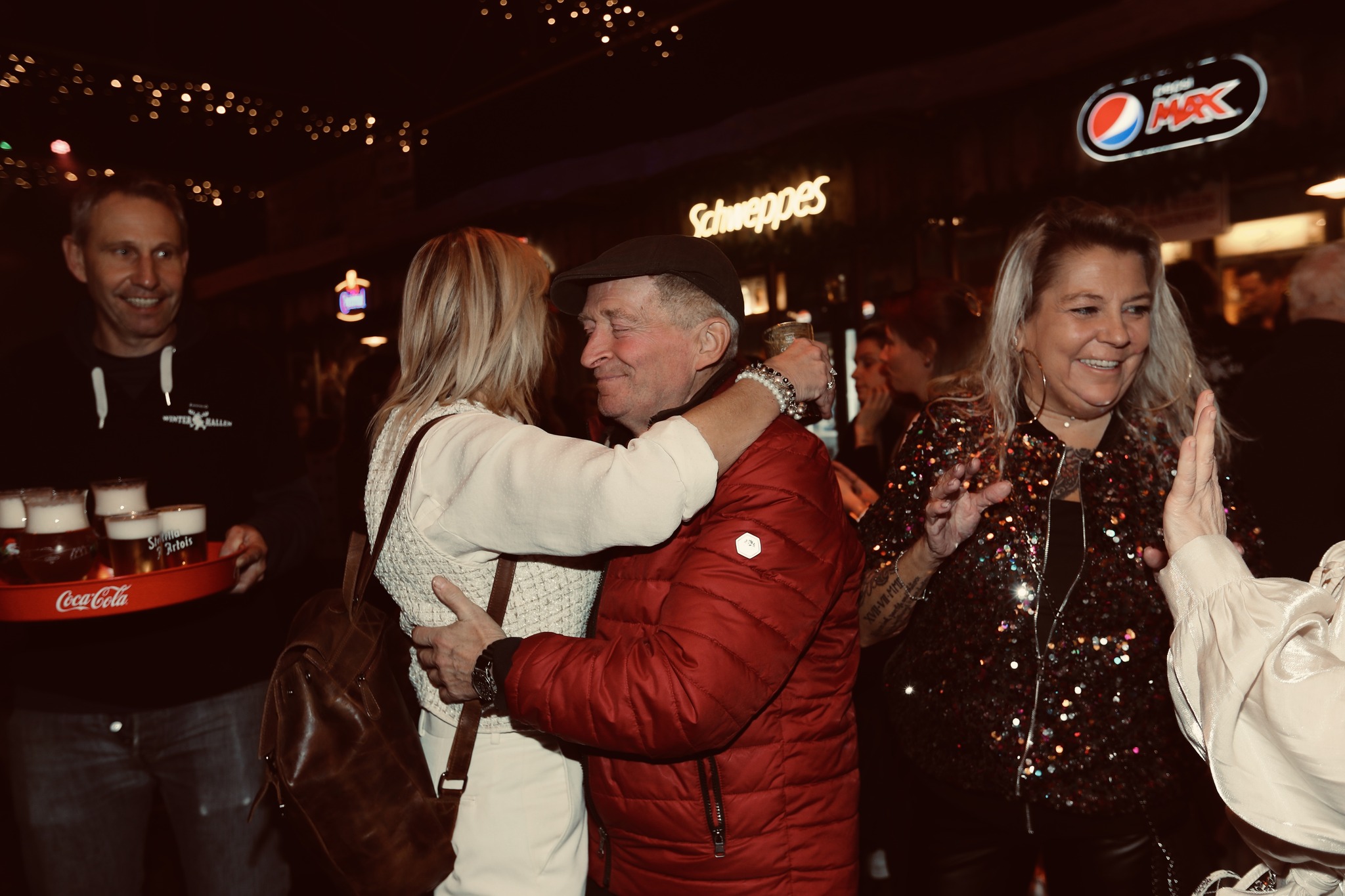 The Cast live foto 8