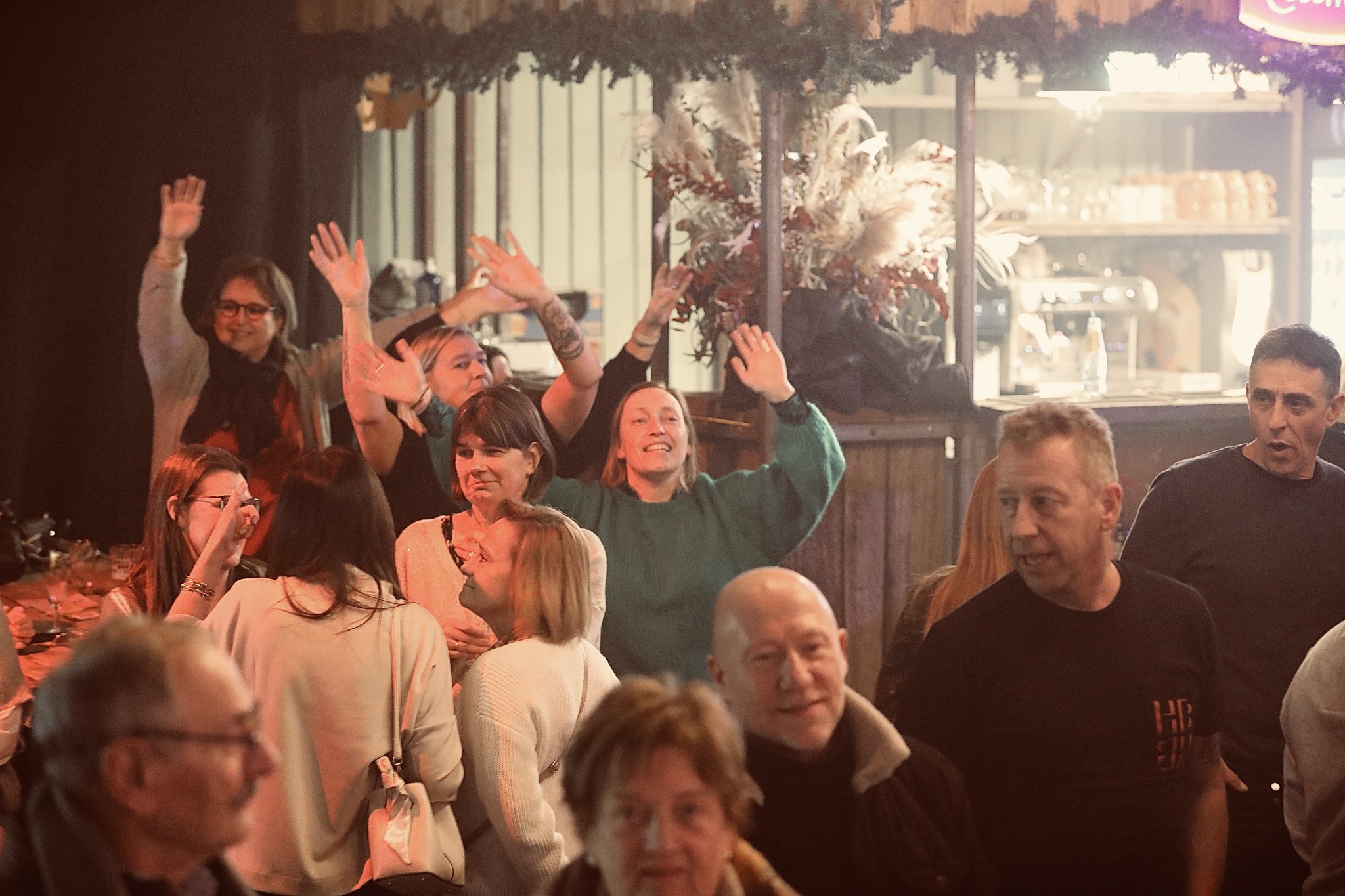 The Cast live foto 13