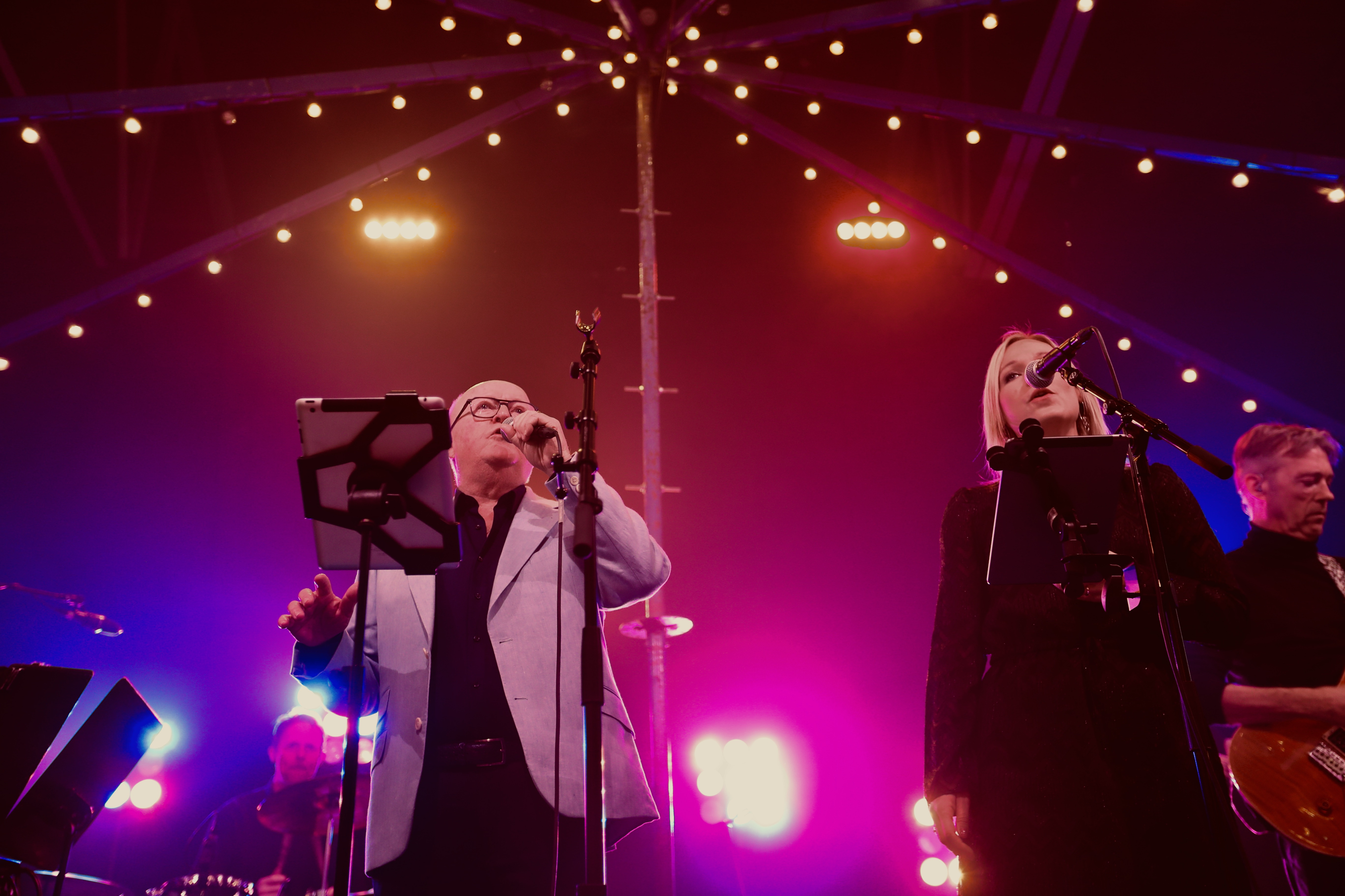 The Cast live foto 20